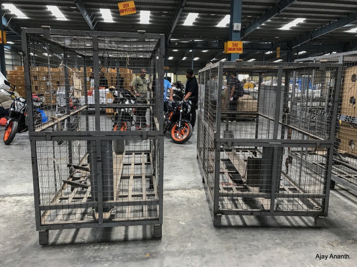 Motorcycle Transportation Crate Types - Big and Regular at VRL Logistics India